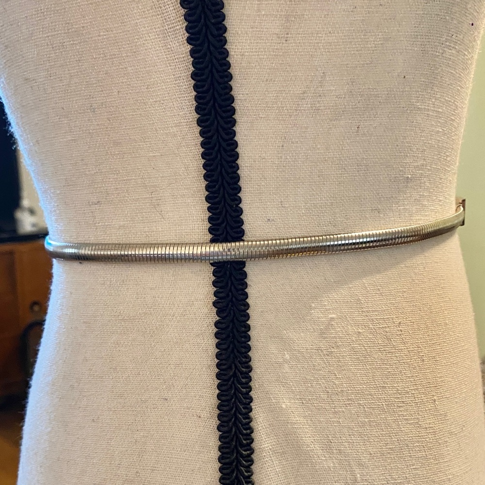 Sold!!!Disco 70s Silver Snake Chain Metal Belt - Picture 4 of 5